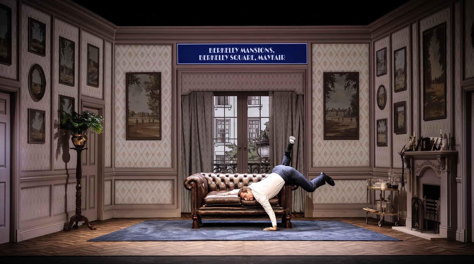 Berkeley Mansions, Mayfair set, Jeeves Takes Charge
