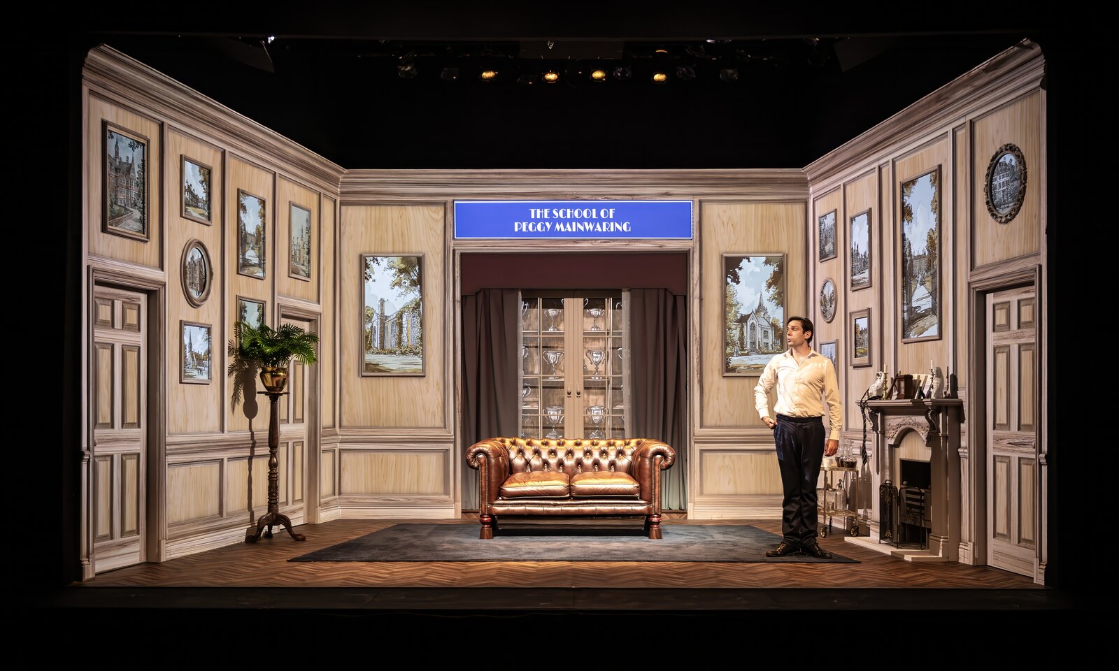 The School of Peggy Mainwaring set, Jeeves Takes Charge